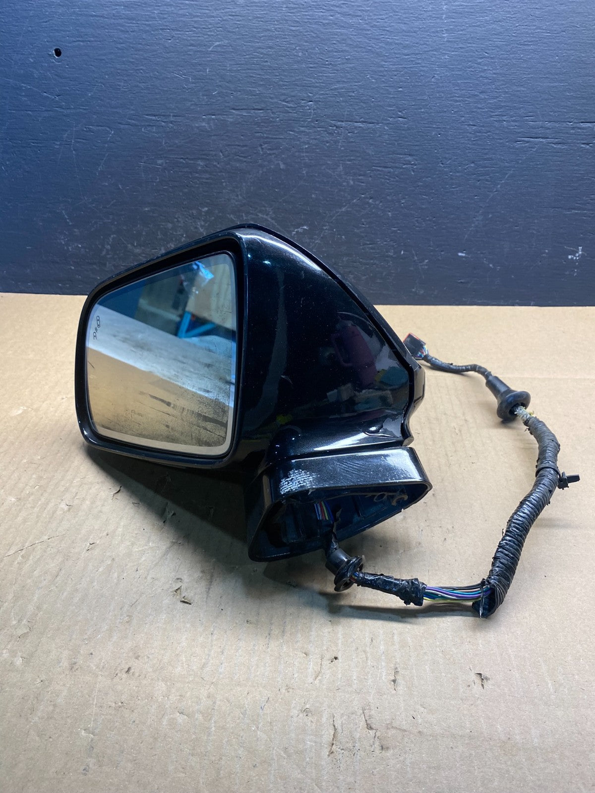 2010 to 2019 Lincoln MKT Left Driver LH Side Door Mirror Blind Spot AC2517 MS11