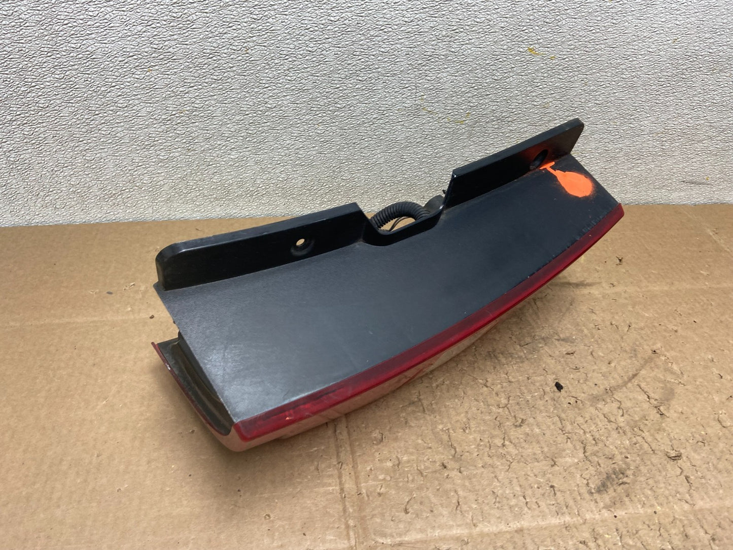 2008-2014 Chevrolet Tahoe Suburban Driver Lh Left Side Tail Light Y9214 DW4
