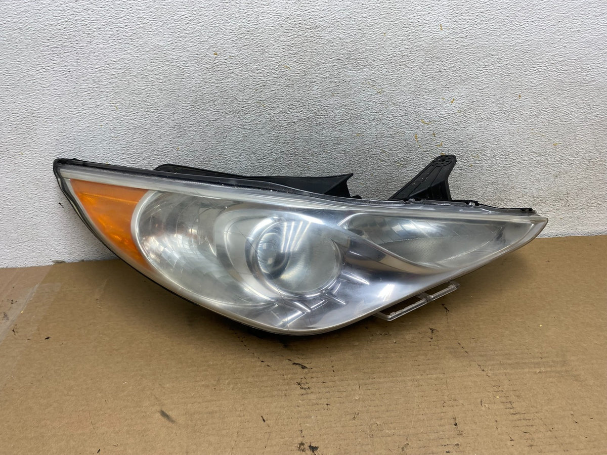 2011 - 2014 Hyundai Sonata Right Passenger Rh Side Headlight Halogen AH4186 DW0