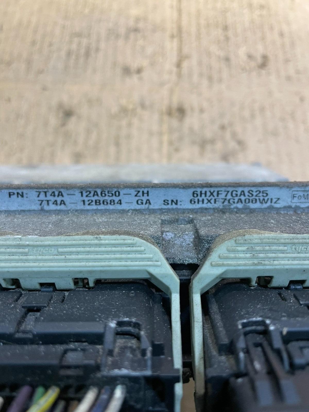 2011 2012 Ford Van E350 6.8L Engine Control Module Unit ECU y7354 DG4