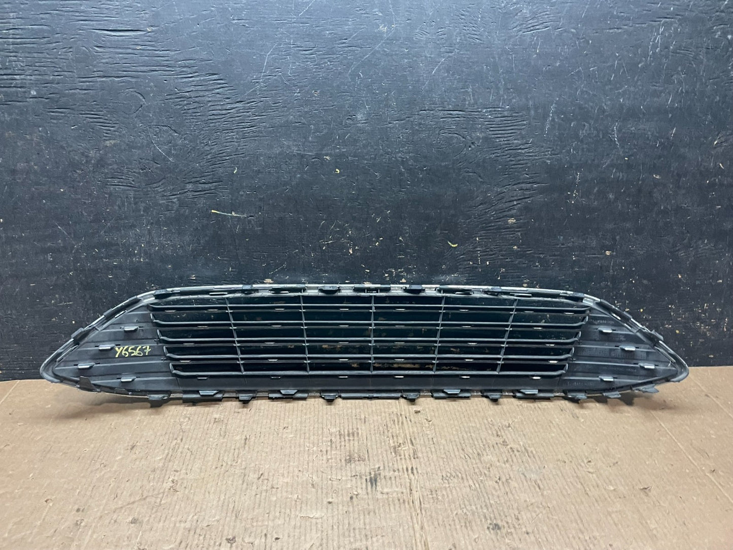 2015 to 2018 Ford Focus Front Upper Grille Grill Z6087 DG3