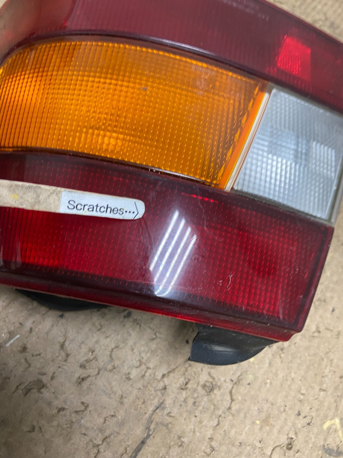1994 to 1995 Hyundai Elantra Right Passenger Side Tail Light AA8568 DG3