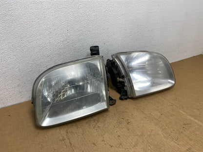 2000 - 2004 Toyota Tundra Left+Right Side Halogen Headlights AD1381 DW2
