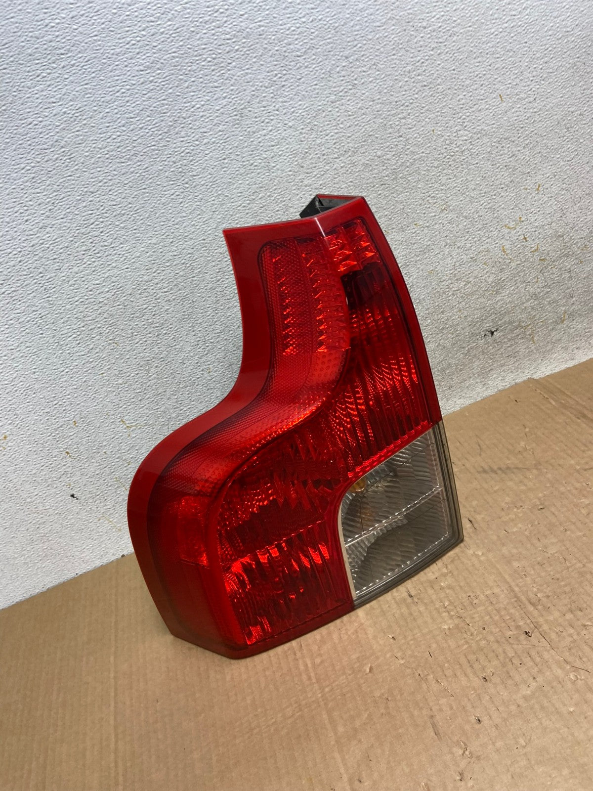 2007 to 2012 Volvo XC90 Left Driver Lh Side Lower Tail Light AI5869 LK2