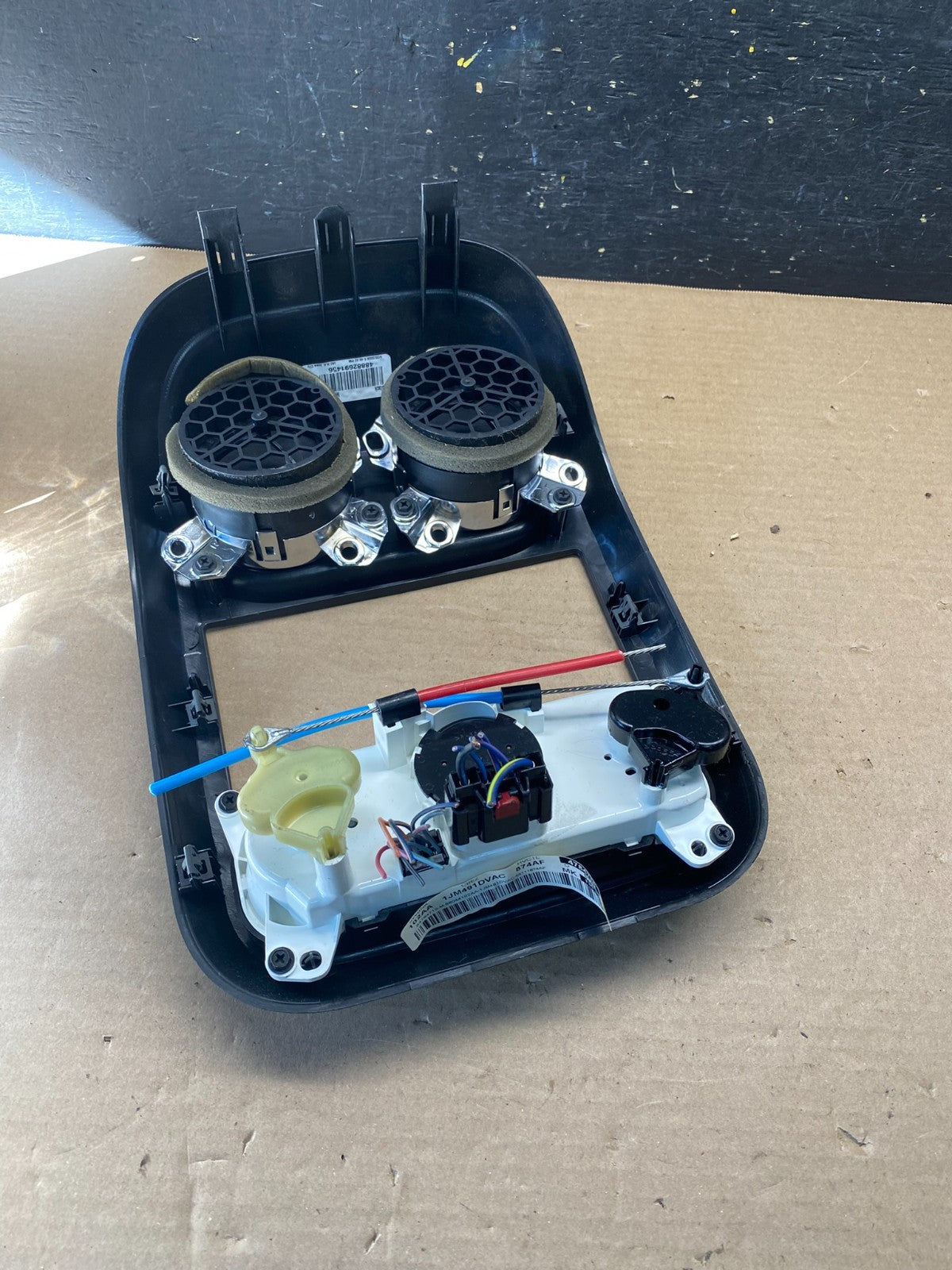 2009-2013 Jeep Patriot Dash Climate Temperature Control Radio Bezel OEM S2640 DG4