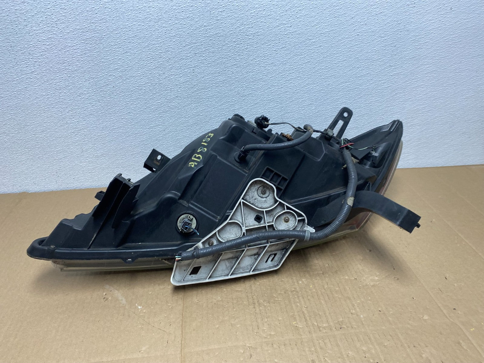 2013 to 2016 Nissan Pathfinder Right Passenger RH Side Headlight OEM AB8183 DW9