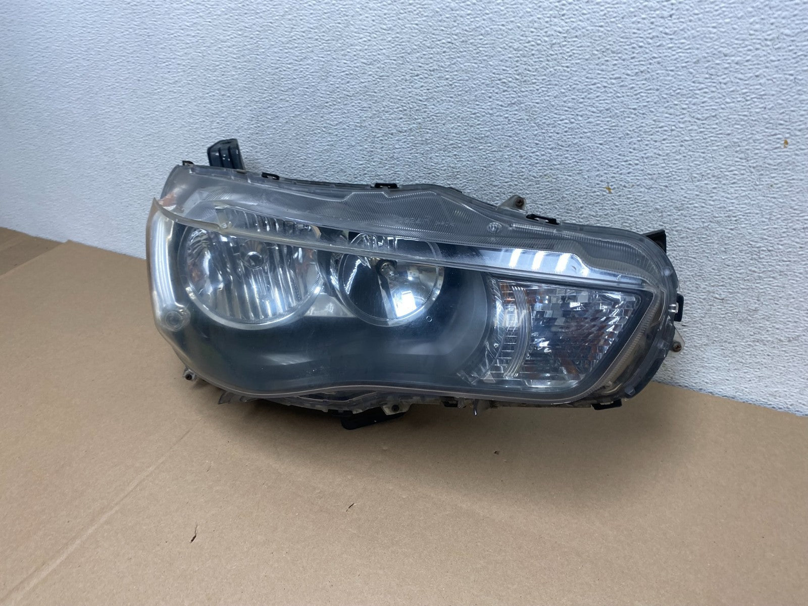 2008-2015 Mitsubishi Lancer Right Passenger Side Headlight Halogen AG6574 DW1