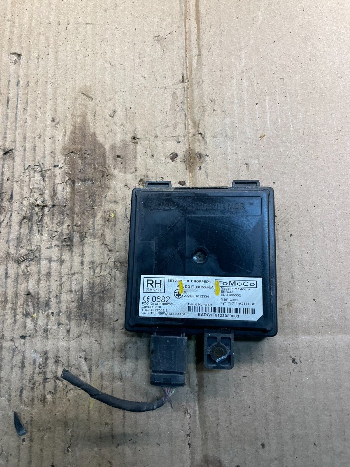 2013 to 2018 Ford Lincoln Rear Radar Blind Spot Module x1064 DG2