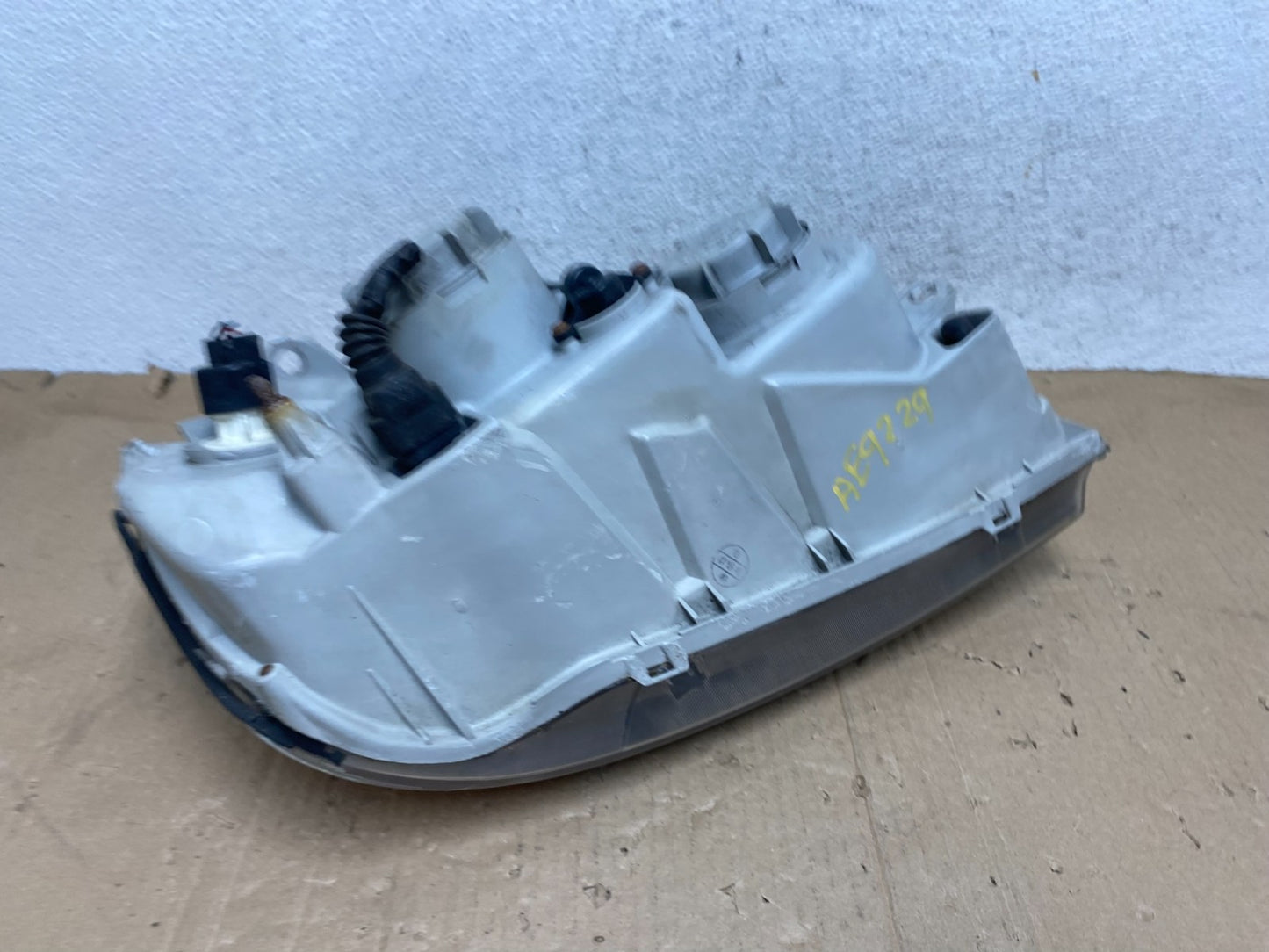 2001 2002 2003 Hyundai XG350 XG Left Driver LH Headlight Halogen AE9229 DW6