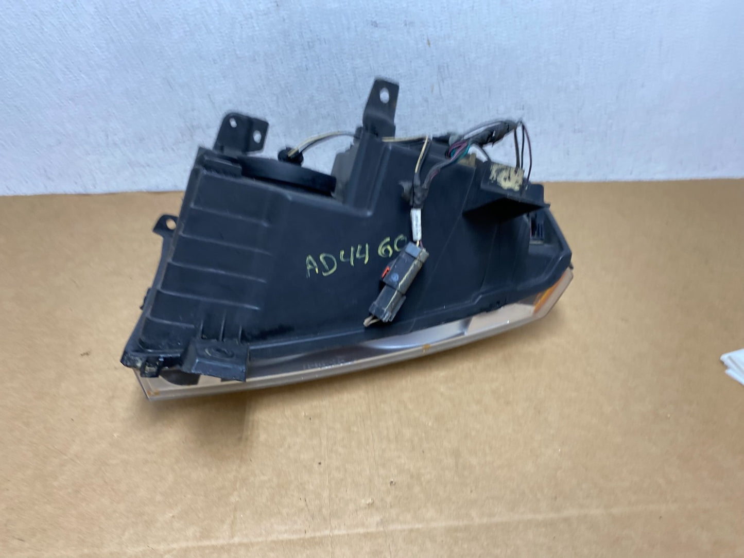 2005-2007 Jeep Grand Cherokee Right Passenger RH Halogen Headlight AD4460 DW7