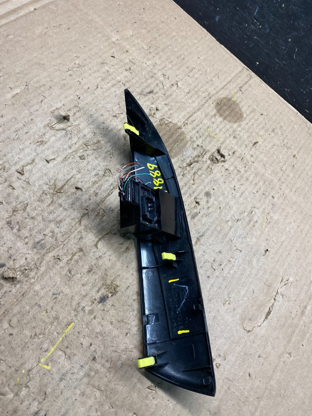 2004 to 2010 Toyota Sienna Switch Key Light Indicator Bezel Trim OEM p1889 DG5
