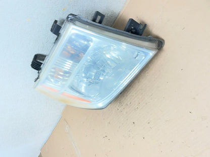 2005 to 2007 Nissan Pathfinder Halogen Headlight Right Passenger Oem AB0042 DW1