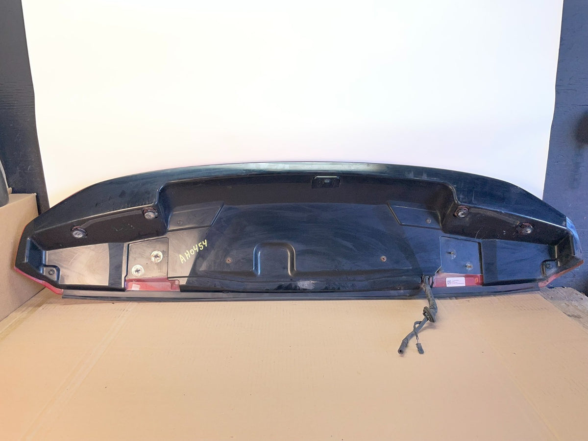 2015-2020 Chevrolet Tahoe Suburban Yukon Spoiler Wing 3rd Brake Light AH0454 DG4