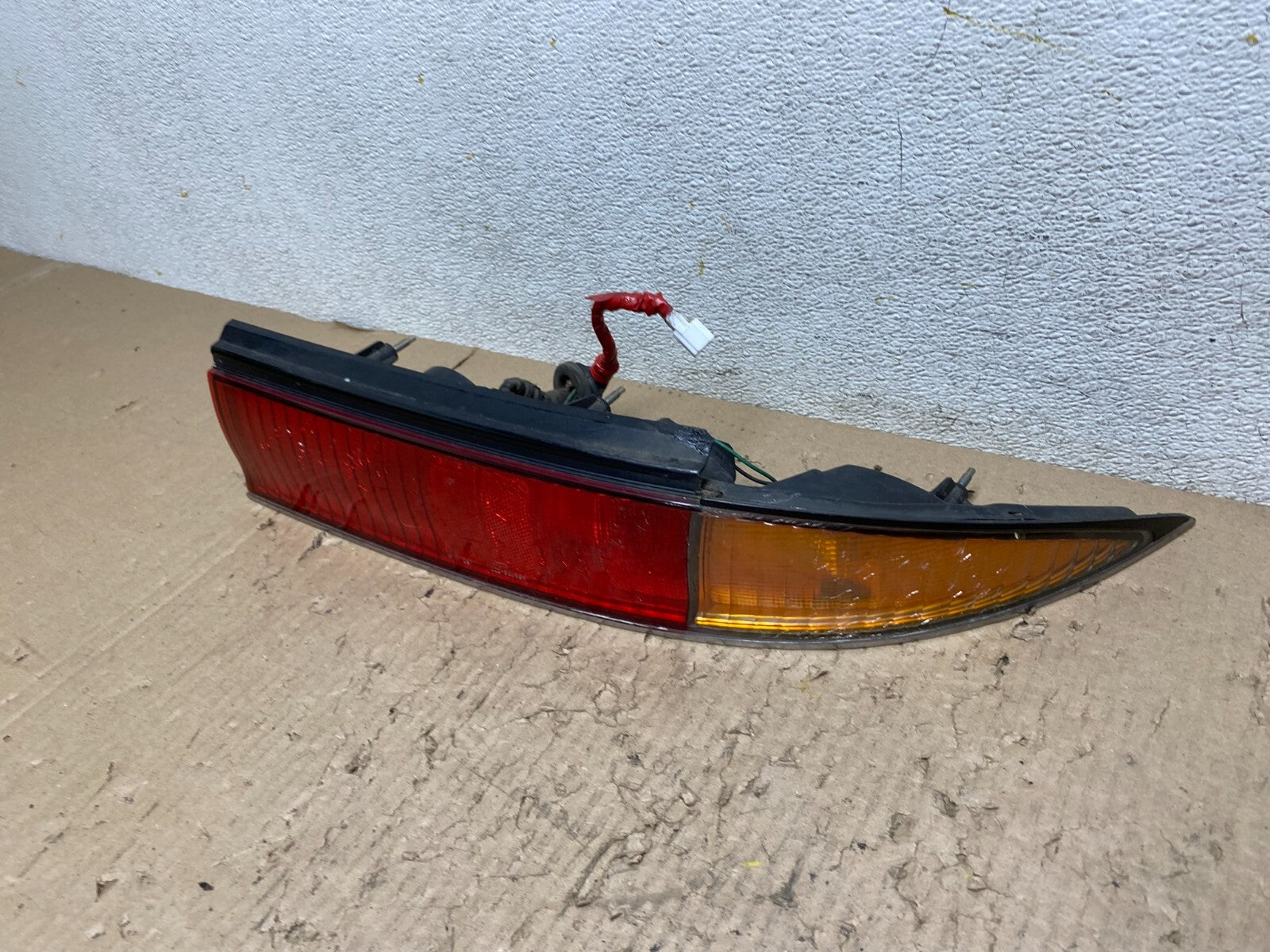 1993 to 1994 Infiniti J30 Driver Right Passenger RH Side Tail Light OEM L6536 DW1