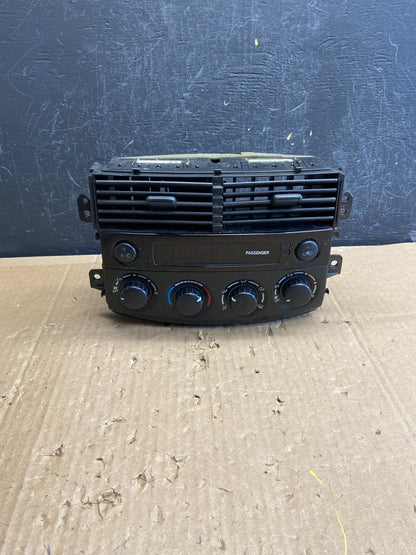2004-2005 Toyota Sienna AC Climate Heater Temperature Control Air Vent AD2326 DG0