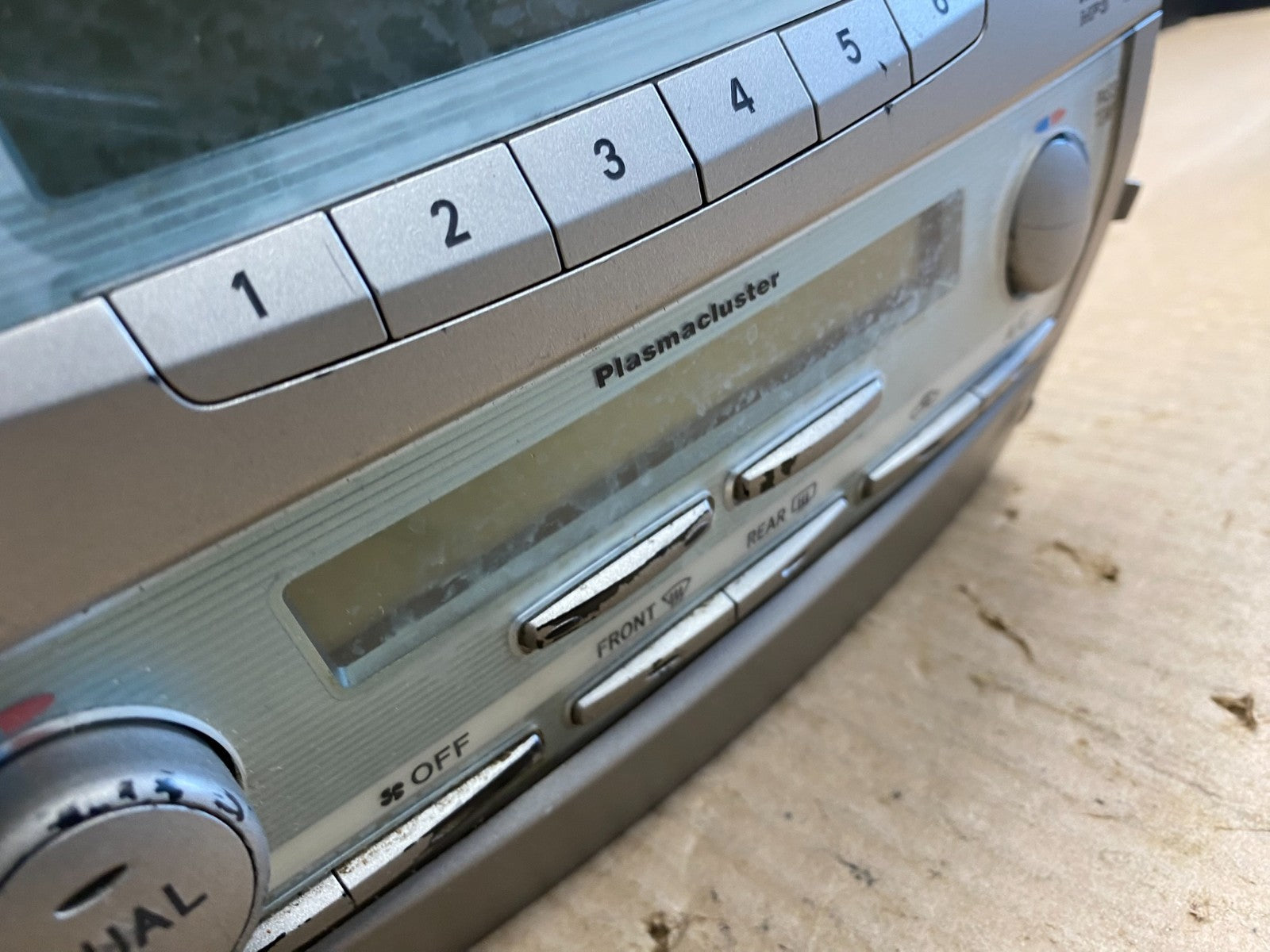 2007 to 2009 Toyota Camry Radio CD Player Climate Control Bezel AB9652 DG1
