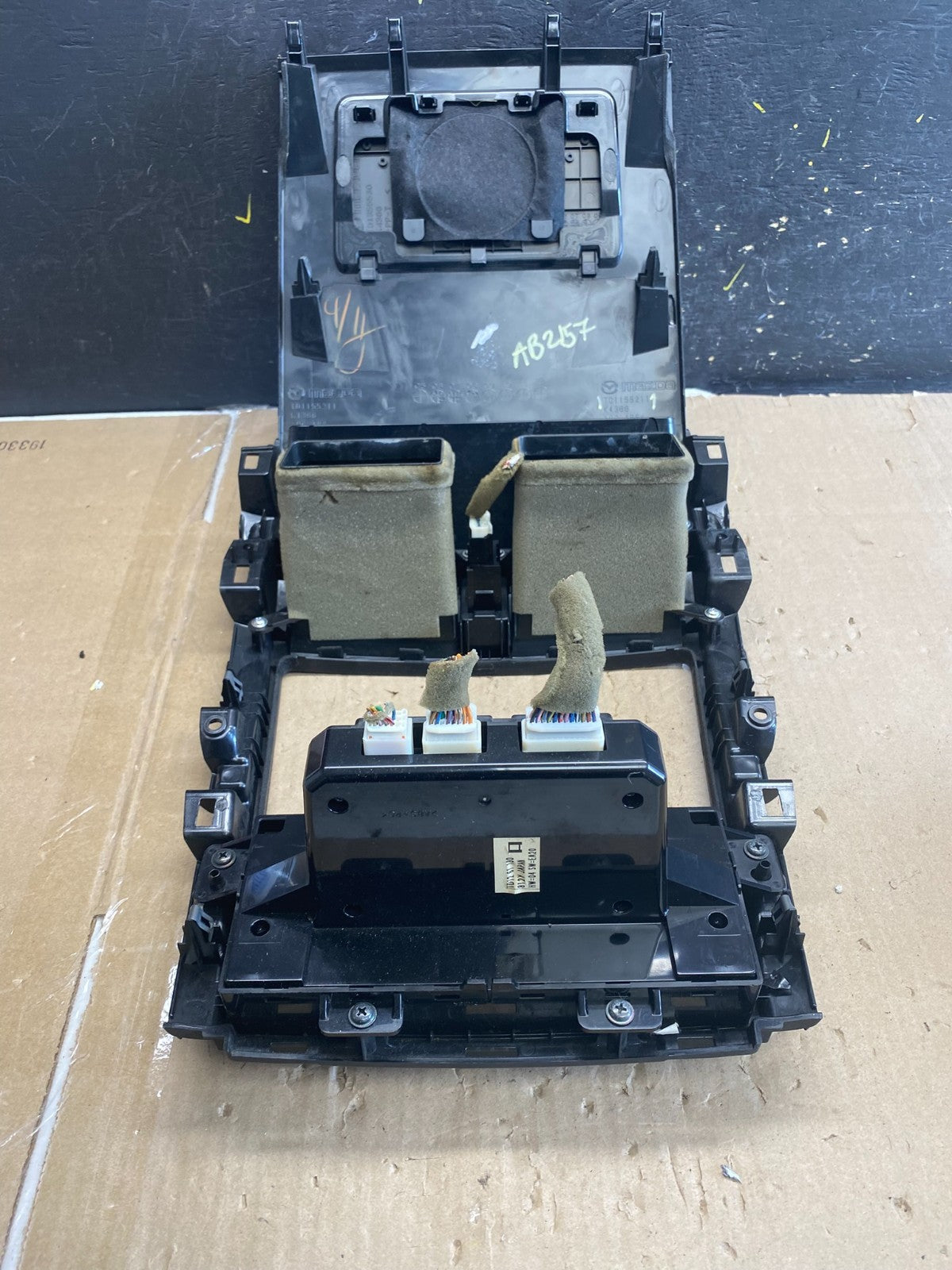2007 - 2009 Mazda CX-9 Radio Dash Trim Bezel W/Vent AC Climate Control AB2157 DG3