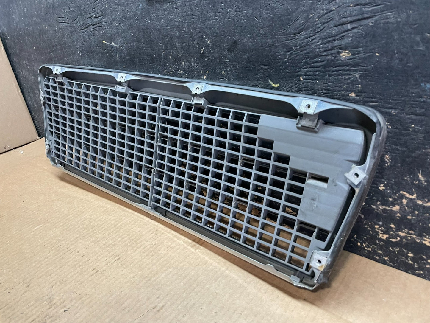 1994-1997 Mercedes C-Class C230 C320 C350 Front Upper Grill Grille OEM AA9119 DG6