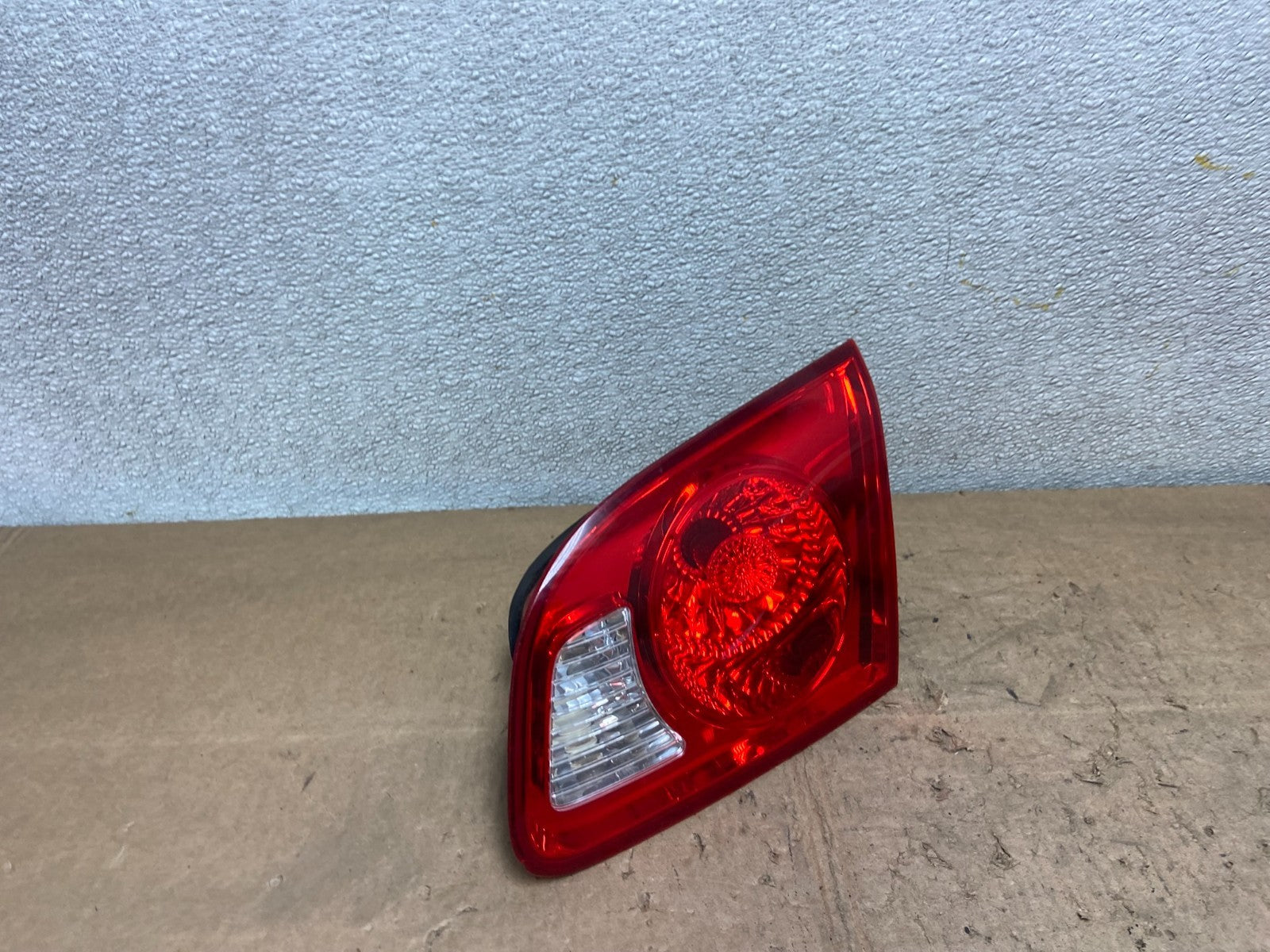 2007 2008 2009 Hyundai Santa Fe Right Passenger Tail Light Inner Oem Y7098 DW2
