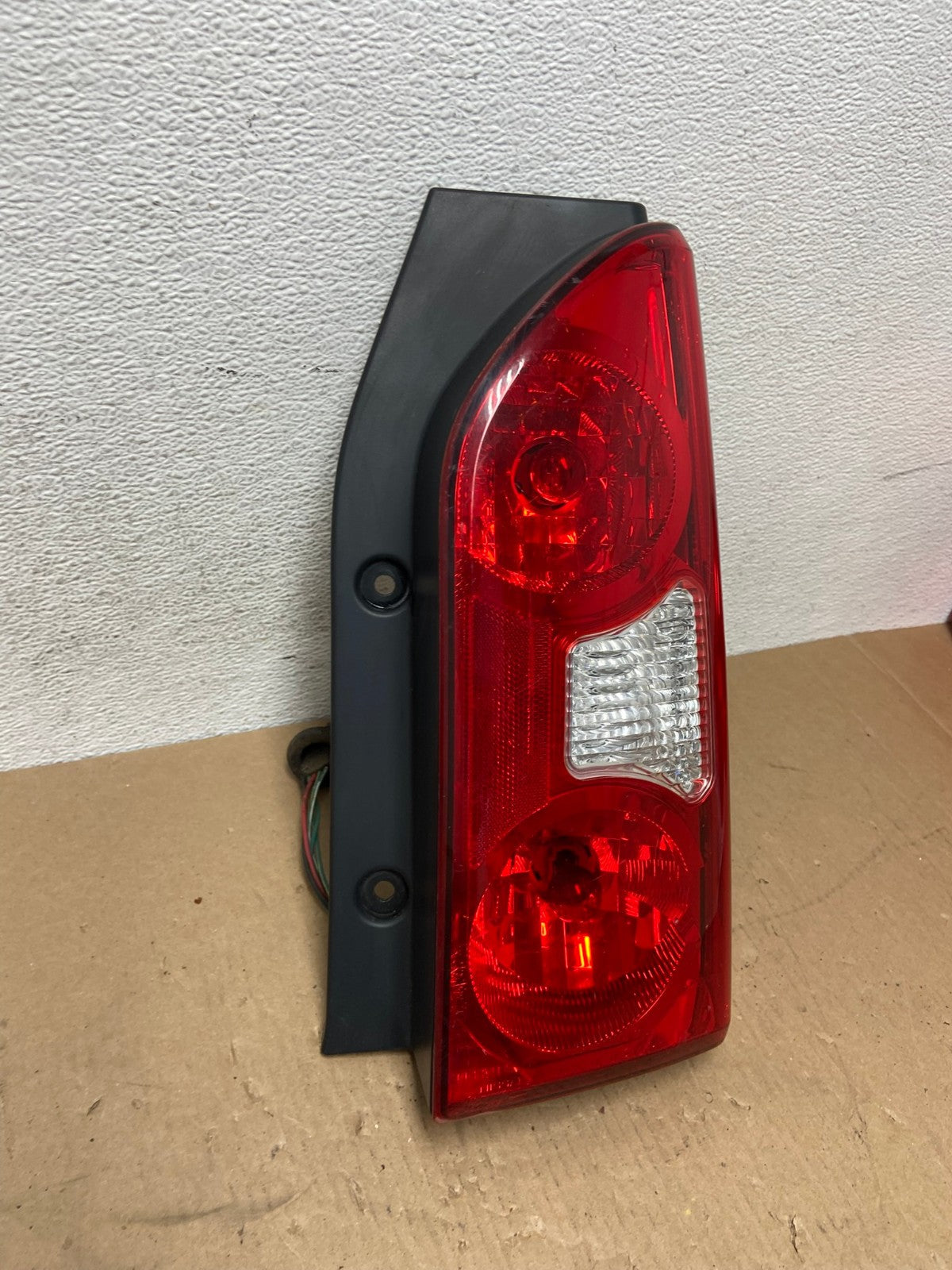 2005 to 2015 Nissan Xterra Right Passenger Rh Side Tail light AD6547 LK2