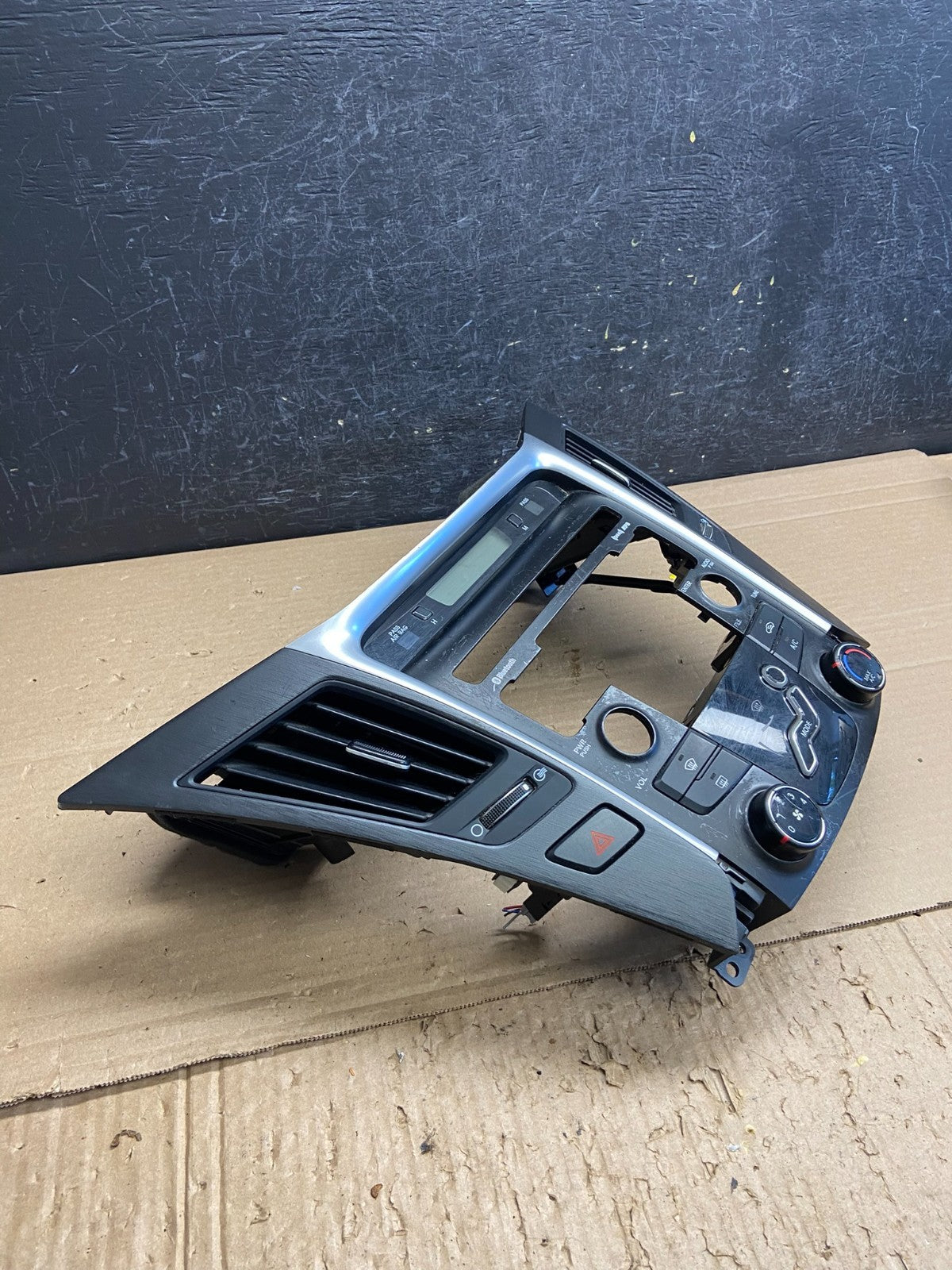 2011 - 2014 Hyundai Sonata Center Radio Climate Control Air Vent Bezel AG0223 DG3