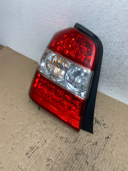 2006-2007 Toyota Highlander Hybrid Left Driver LH Side Tail Light AF7020 DW1