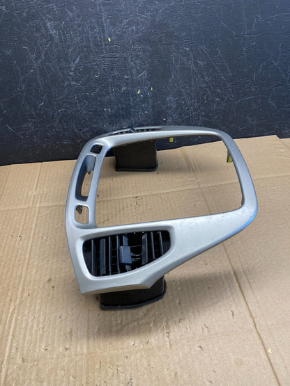 2001-2007 Toyota Highlander Radio Climate Dash Trim Bezel Air Vent AC9411 DG1