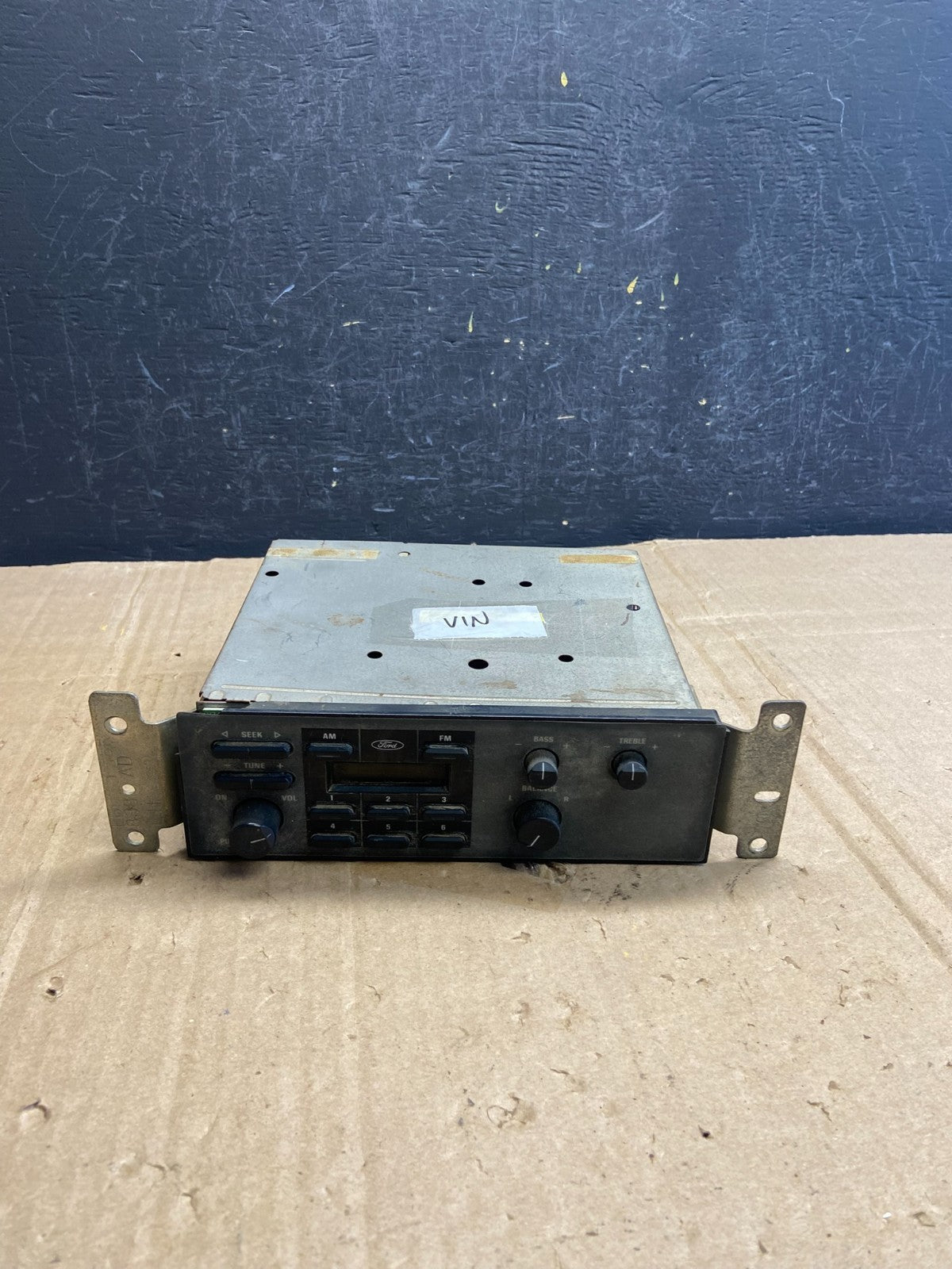 1987-1991 Ford F150 F250 F350 STOCK Fotf-19b131-ba RADIO AE16960