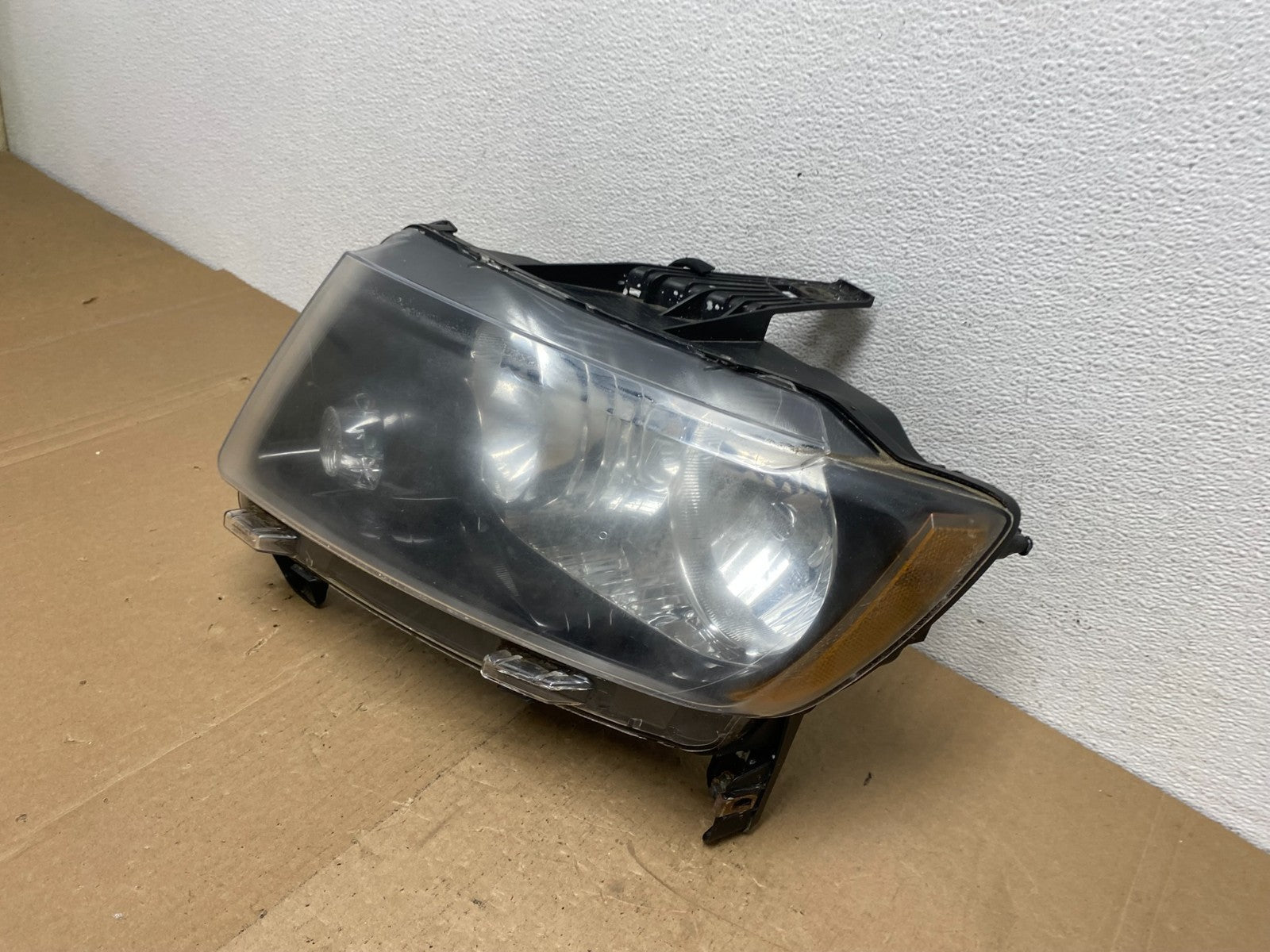 2011 to 2013 Jeep Grand Cherokee Halogen Left Driver Lh Headlight AC5754 DW1