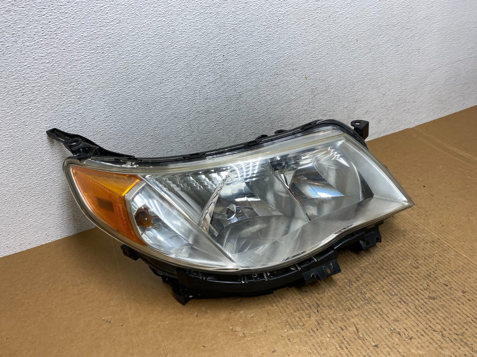 2009 - 2013 Subaru Forester Right Passenger Side Halogen Headlight AE1380 DW2