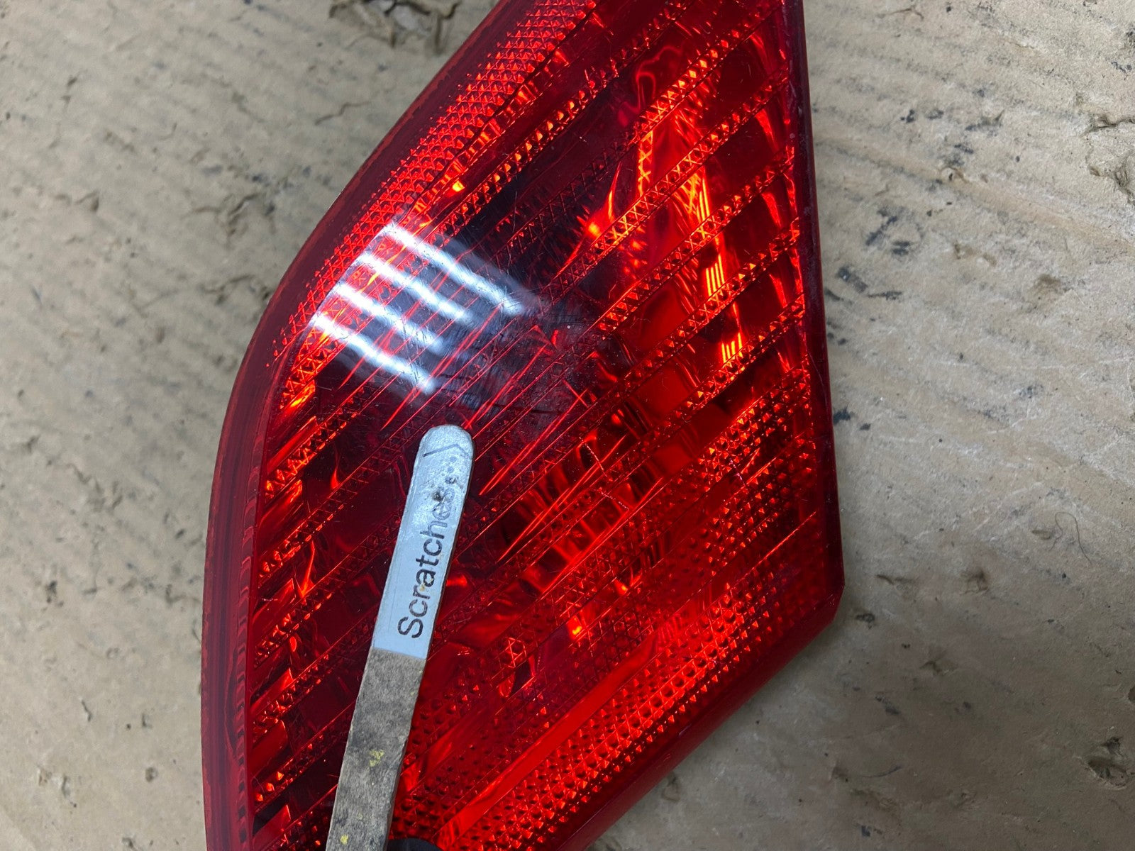 2003 to 2004 Toyota Avalon Right Passenger RH Inner Tail Light AD2539 LK3