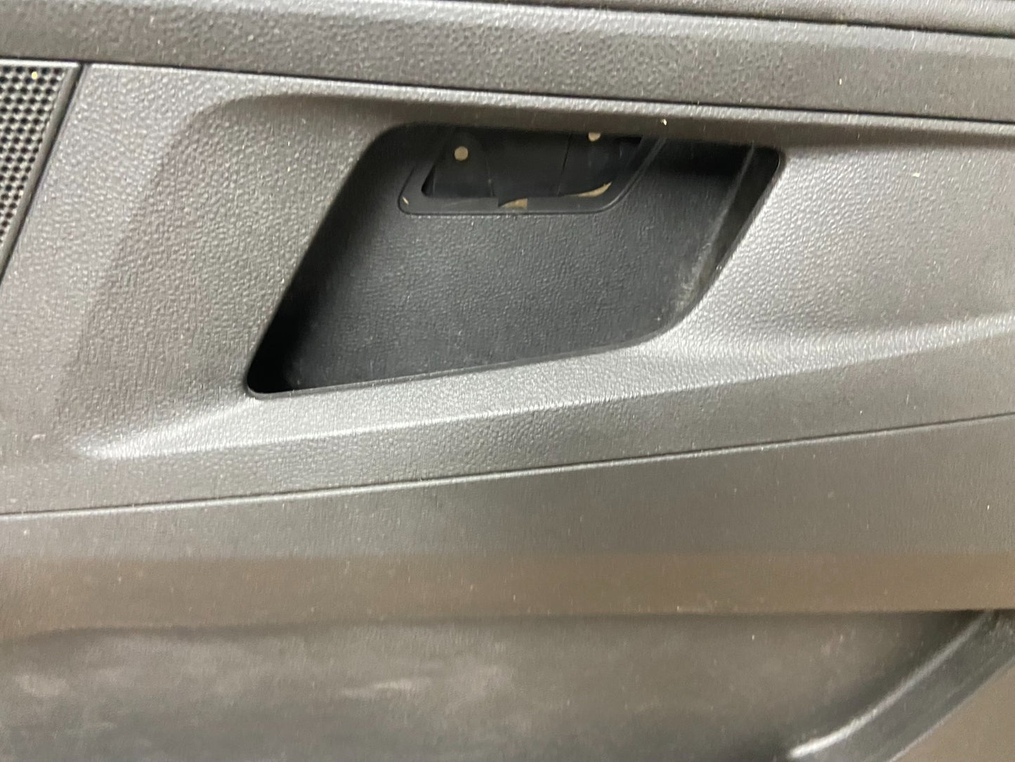2012 to 2015 Chevrolet Equinox Front Right Passenger RH Door Panel R4914 DG4