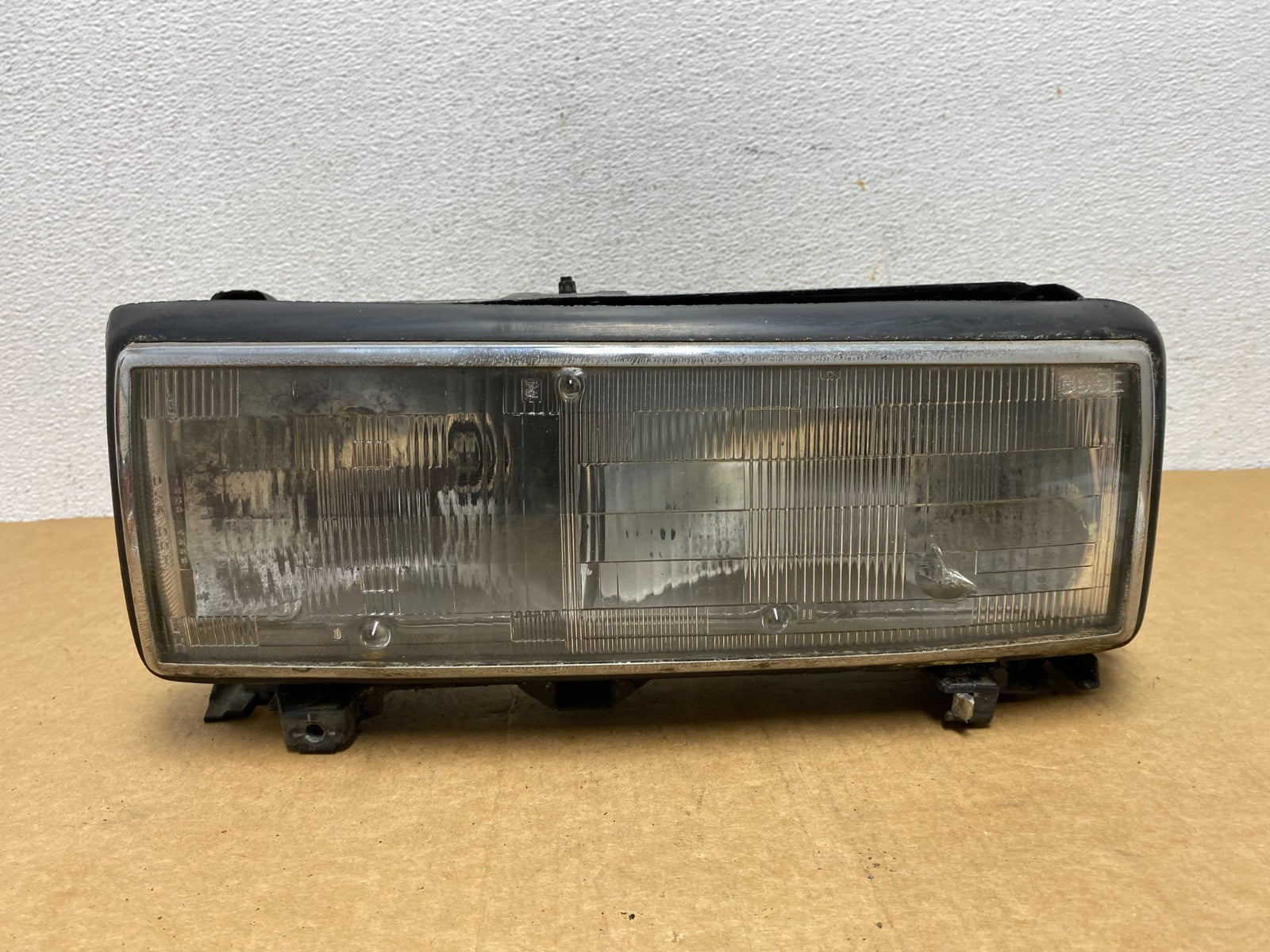 1988 to 1991 Cadillac Seville Eldorado Left Driver LH Side Headlight AD4465 DW0