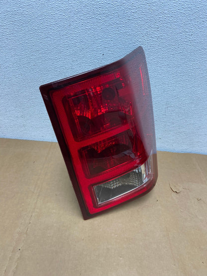 2005 - 2006 Jeep Grand Cherokee Right Passenger Rh Tail Light DEPO AC8344 LK2