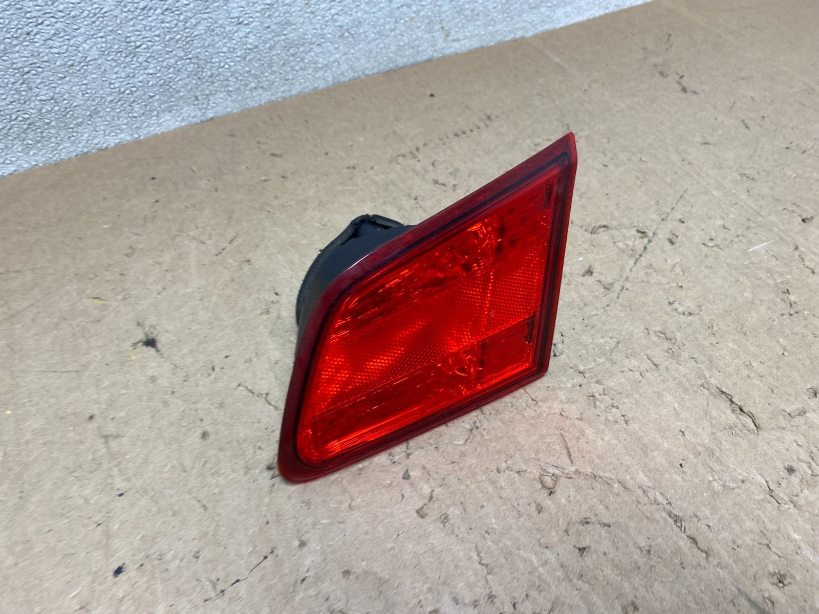 2010-2014 Subaru Legacy Right Passenger Rh Side Tail Light Inner Oem W9120 DW2