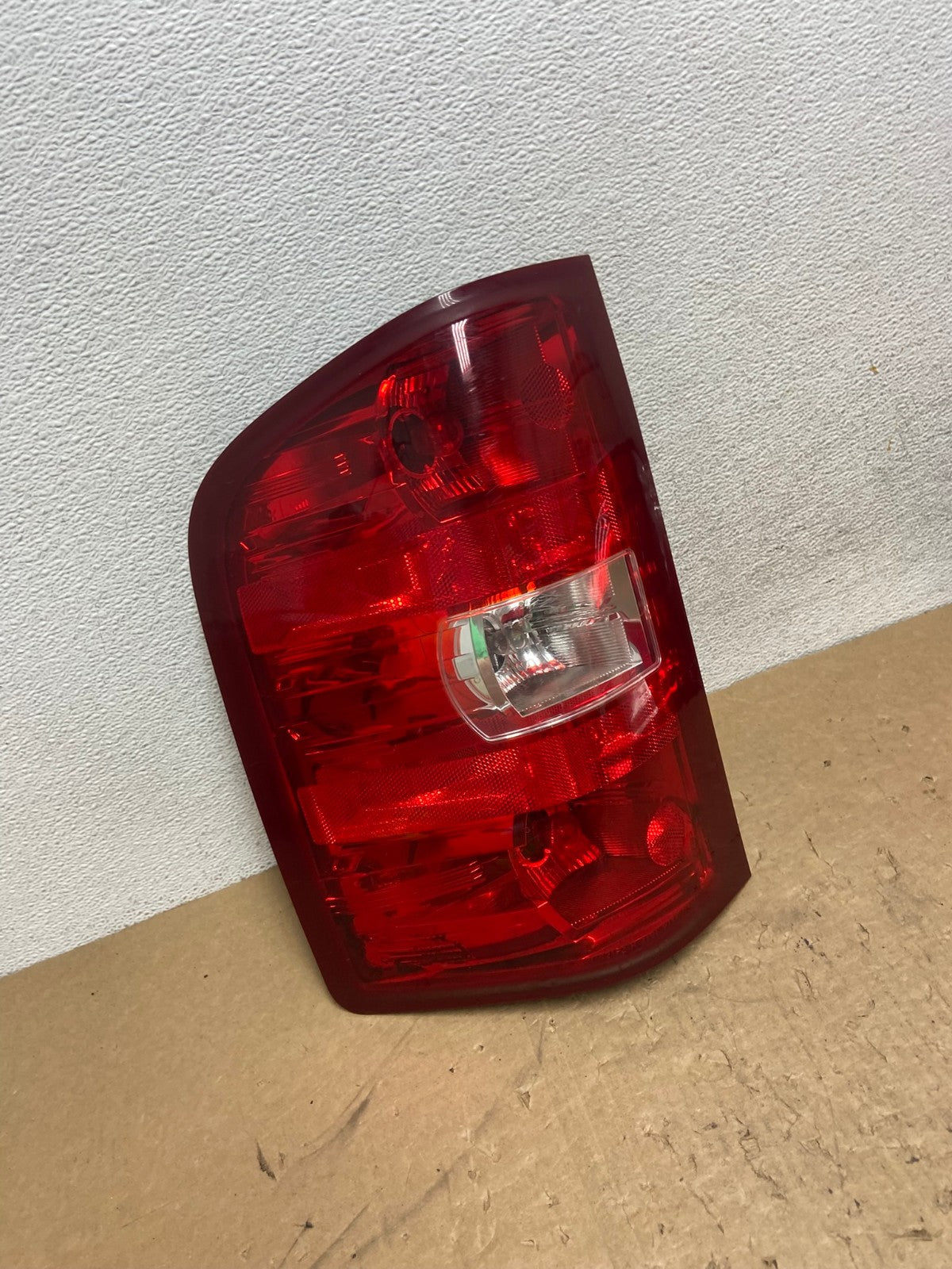 2007 to 2013 Chevrolet Silverado Left Driver LH Side Tail Light AG1239 LK2