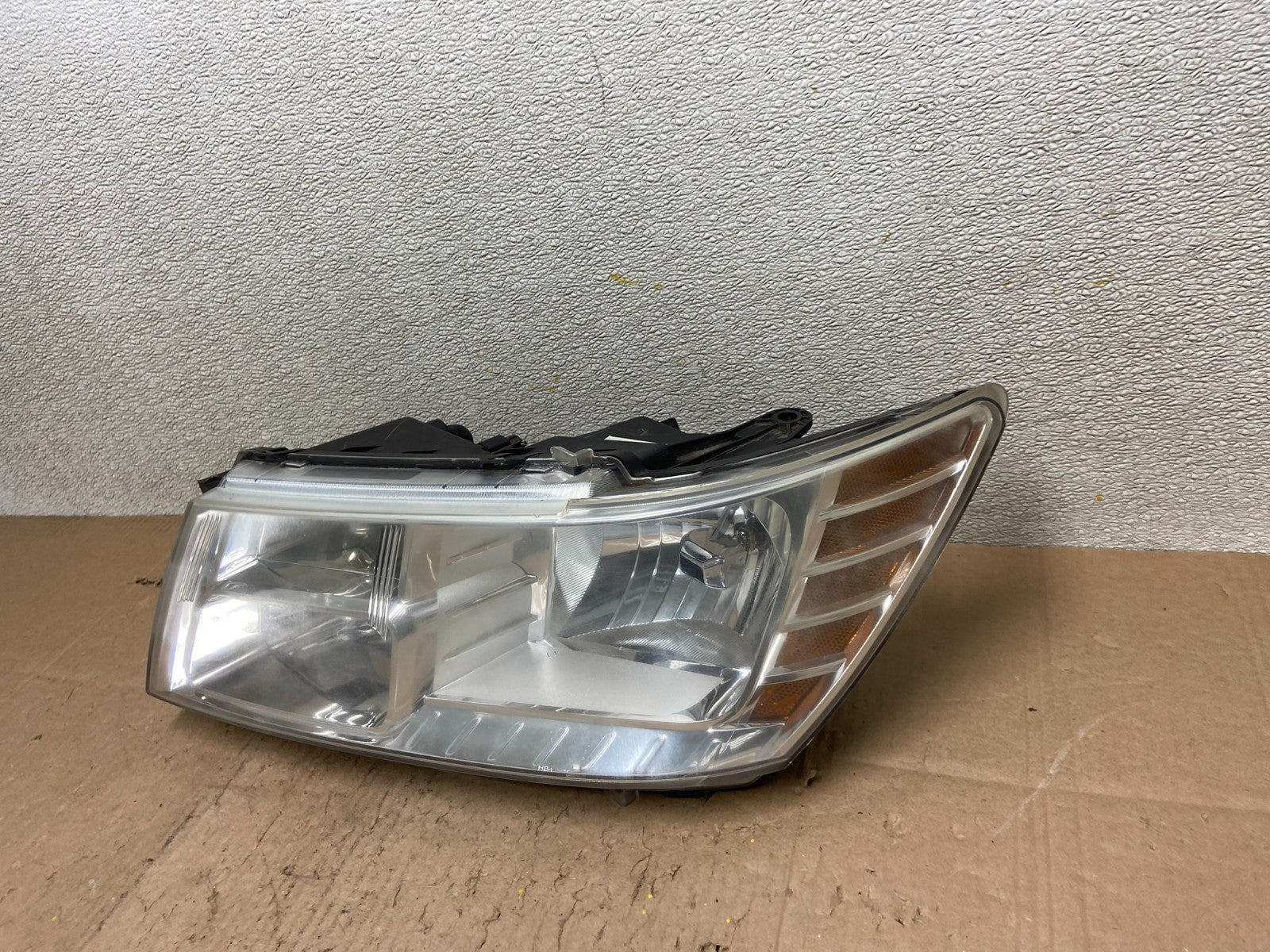 2009 to 2017 Dodge Journey Headlight Left Driver Lh Side Halogen Y3085 DW1