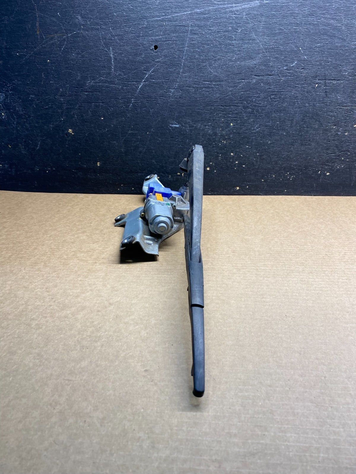 2009 to 2013 Subaru Forester Rear Windshield Washer Wiper Motor Z90342