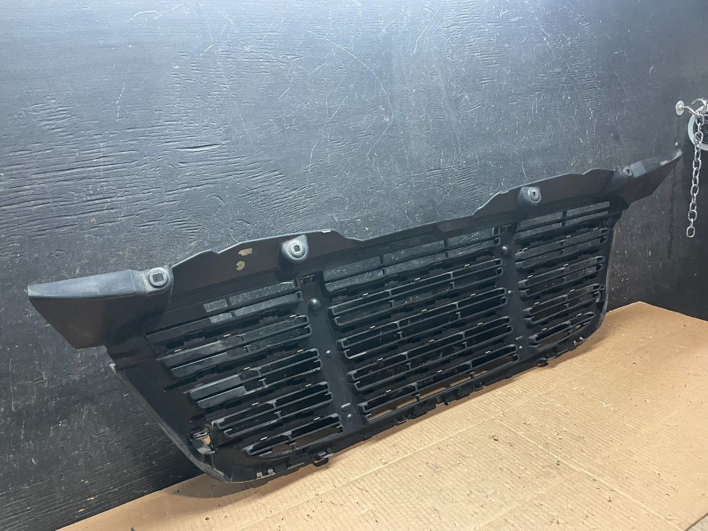 2009 to 2011 Freightliner Sprinter Front Upper Chrome Grill Grille y1891 DG4