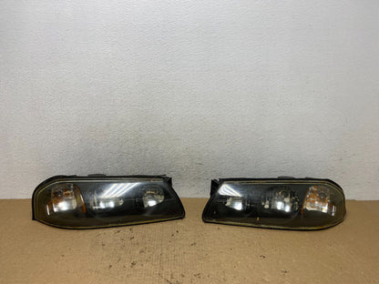 2000 to 2005 Chevrolet Impala Left+Right Set Headlights Halogen AF8191 DW0