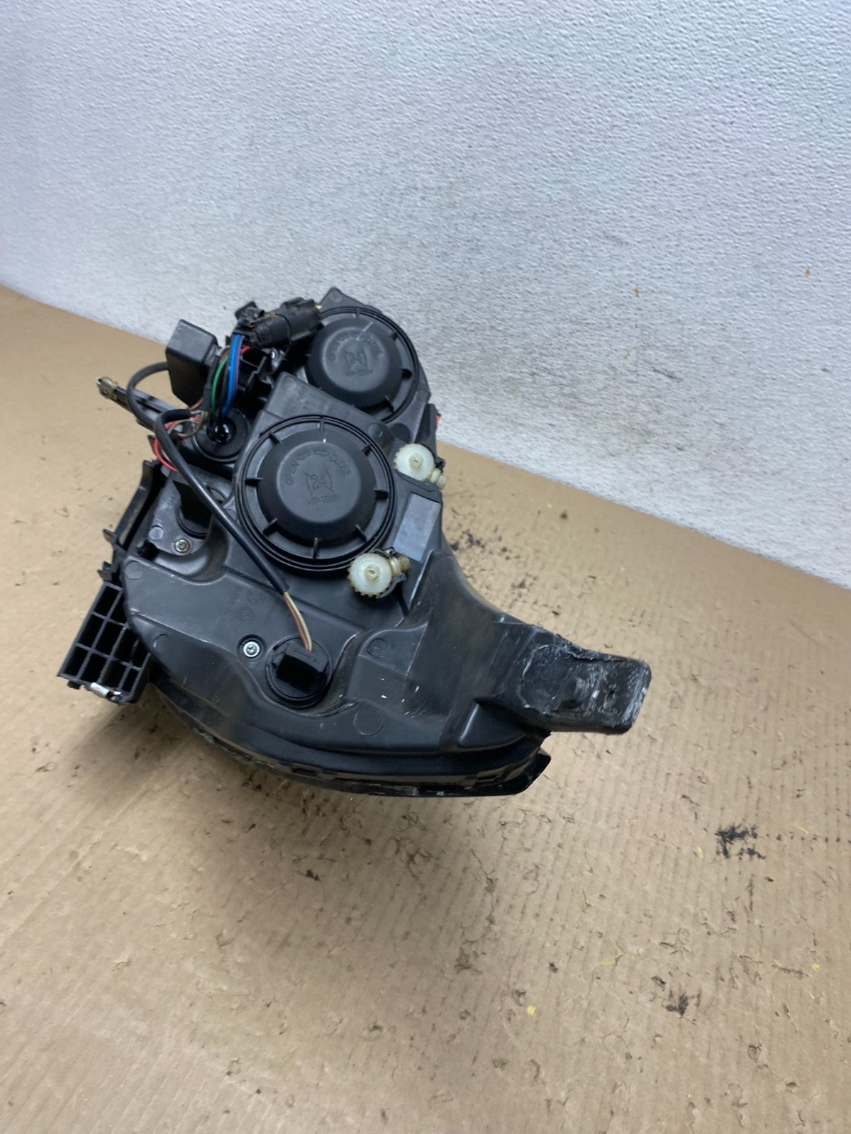 2013 - 2015 Chevrolet Malibu Projector Headlight Right Passenger AF7199 DW6