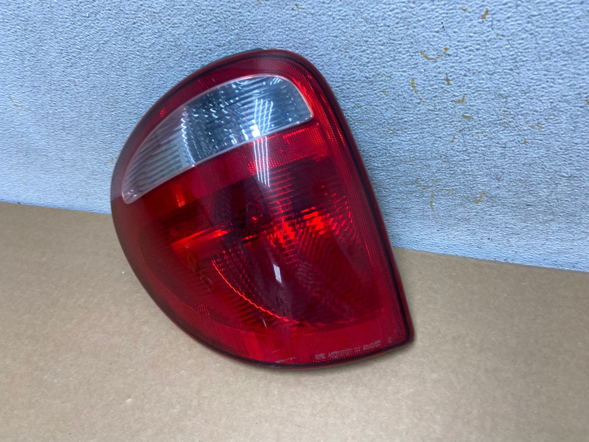 2004 to 2007 Dodge Grand Caravan Left Driver Lh Tail Light AI2544 LK1