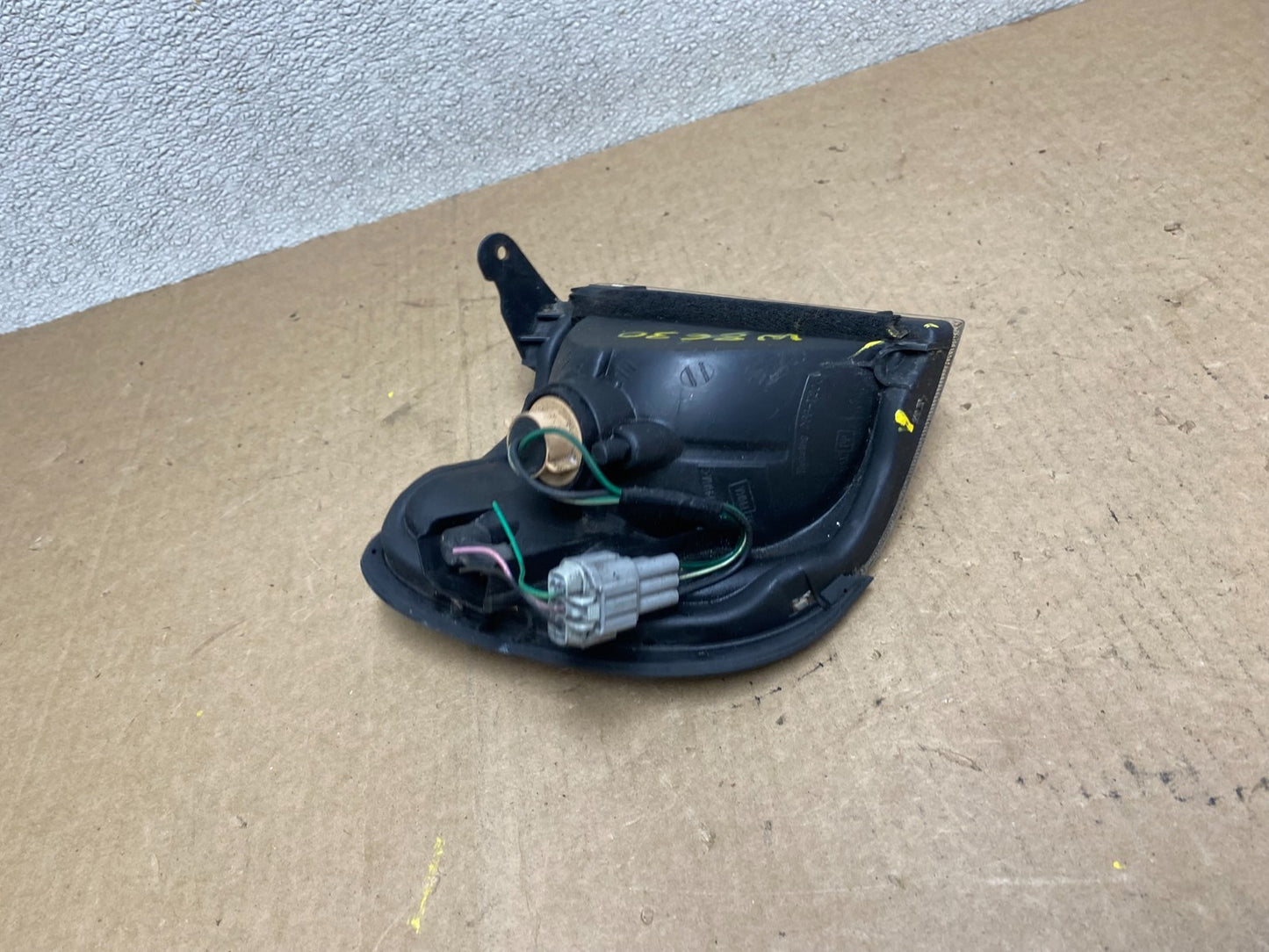 1999-2004 Nissan Pathfinder Front Left Driver Turn Signal Oem W8630 DW5