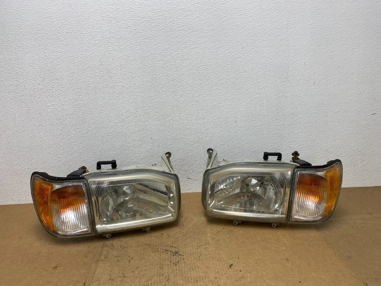1999-2004 Nissan Pathfinder Left+Right Side Set Halogen Headlights Oem AC3301 DW0