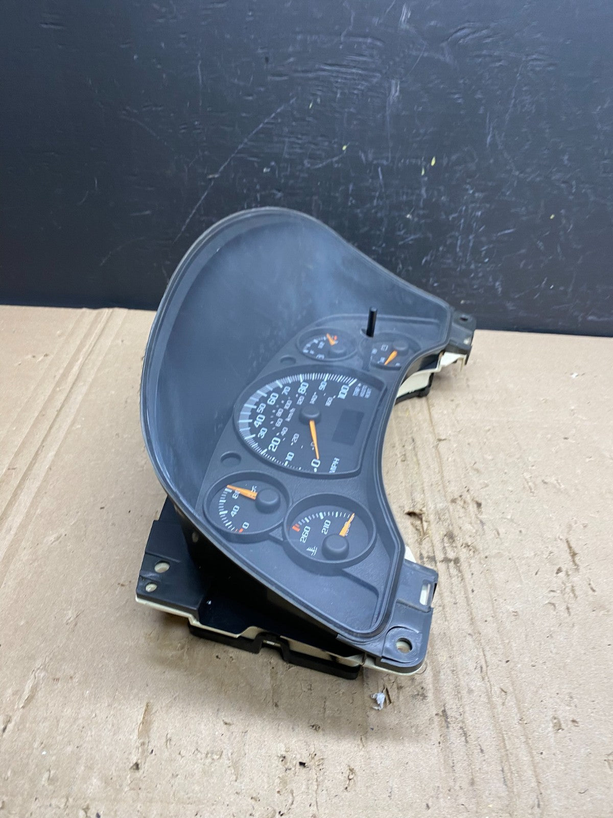 2004 to 2007 Chevrolet Express Speedometer Cluster Gauge OEM  AB9075 DG1