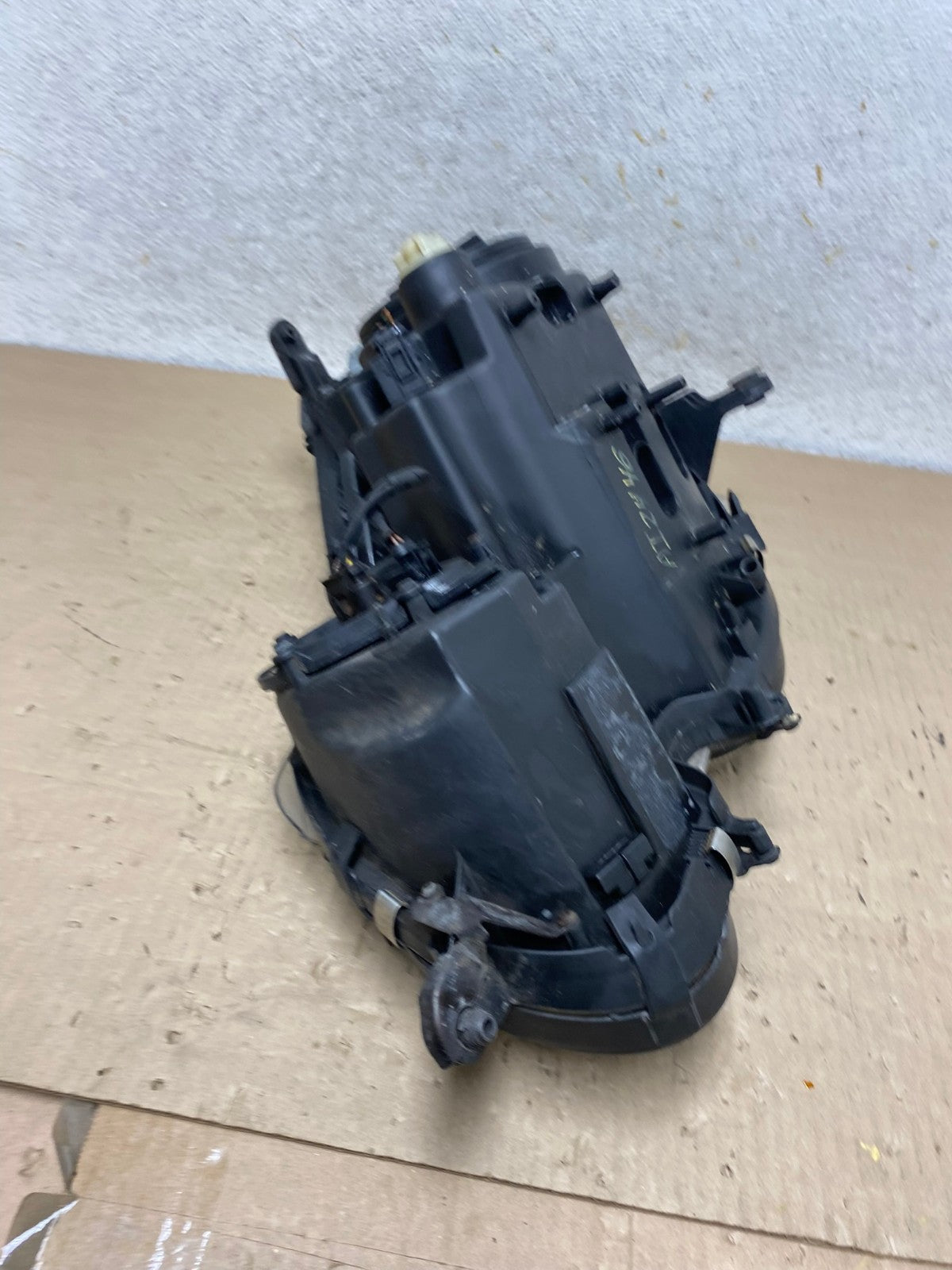 2003-2006 Mercedes E E320 E350 Class Right Passenger Halogen Headlight AI2446 LK7