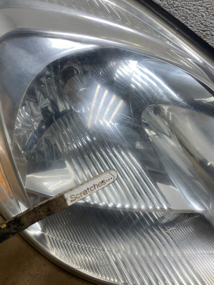 2004-2005 Toyota Sienna Right Passenger Halogen Headlight AI3462 DW3