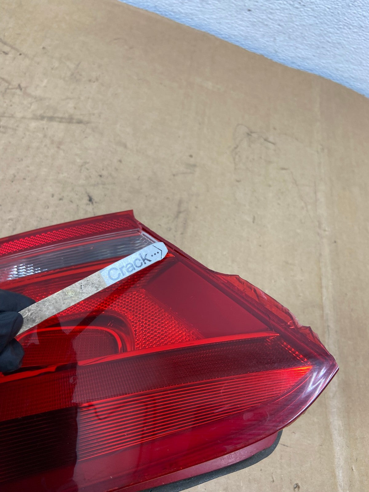 2012 to 2015 Volkswagen Passat Right Passenger Tail light inner AC8596 LK4