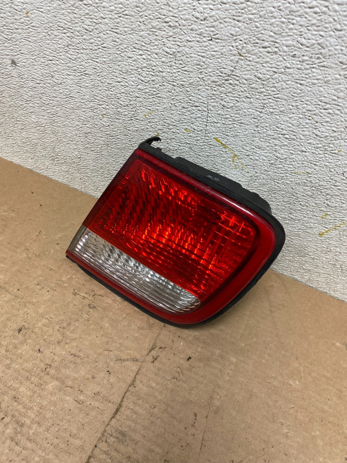 1999 2000 Mazda Millenia Right RH Side Inner Tail Light P2726 DG1