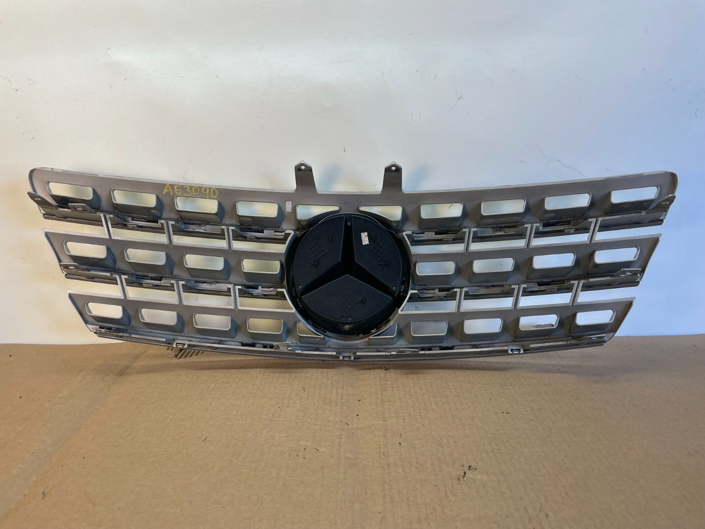 2009 to 2011 Mercedes ML-Class W164 Front Bumper Grille Grill ag3090 DG3